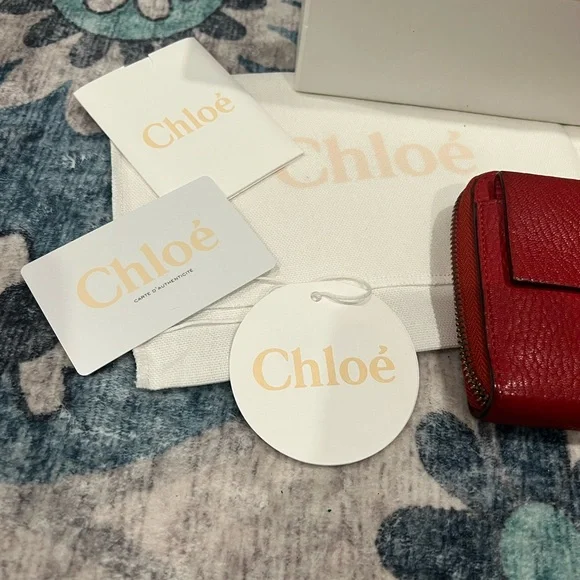 Chloé Drew Long Red Leather Wallet ( all inclusive)
Box, Dust bag, tag,COA card - Picture 16 of 16